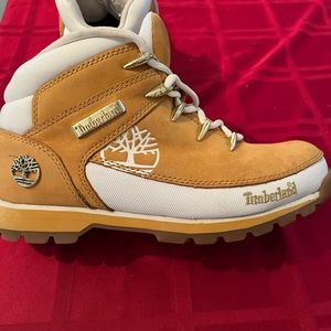 Timberland boot, woman’s size 8, very good condition
